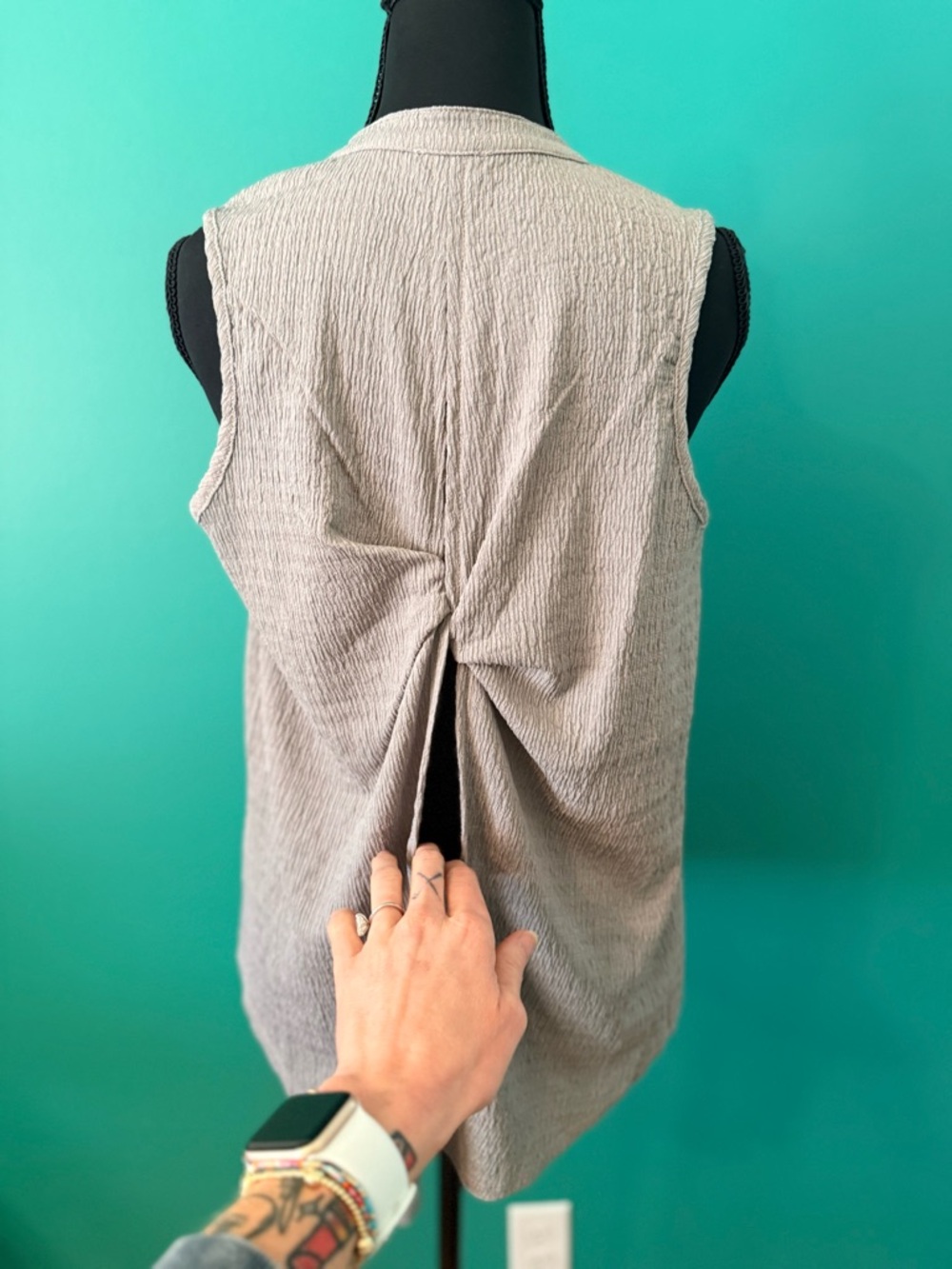 Buckle Grey Twist-Back Sleeveless Tank - Picture 2 of 11